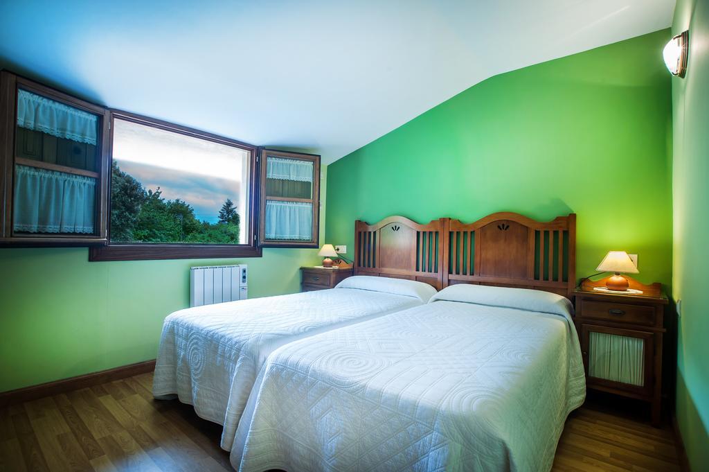 Apartamentos El Pradon De Santa Marina Parres de Llanes Room photo